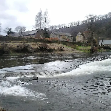 The Roots بيت للعطل