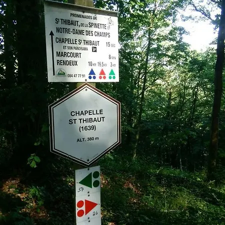 The Roots بيت للعطل